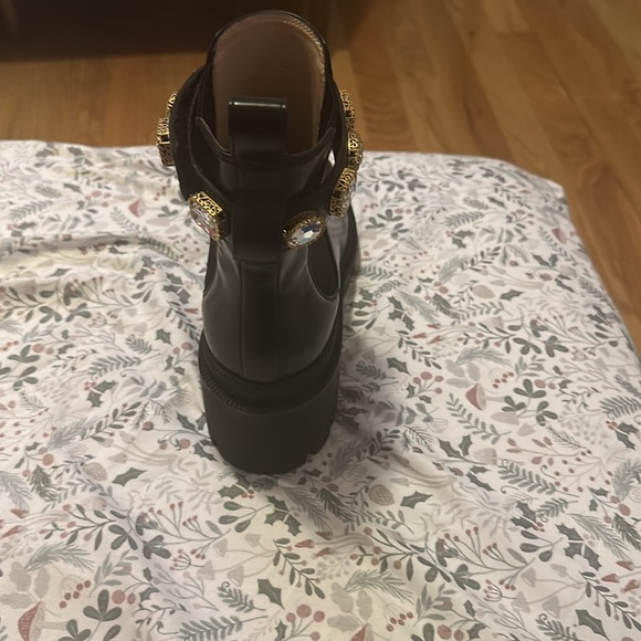 Black boots,size 8.5, gucci - Picture 12 of 12